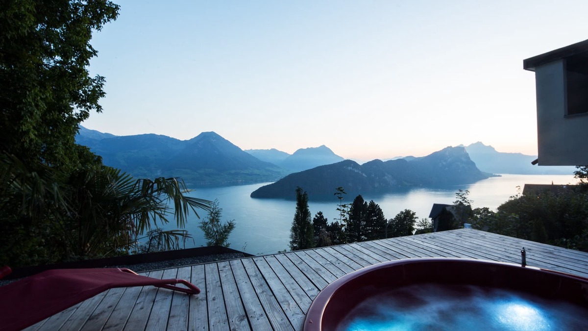 Vitznau Villa | Villa with hot-tub at Lake Lucerne directly at famous Rigi cog railway