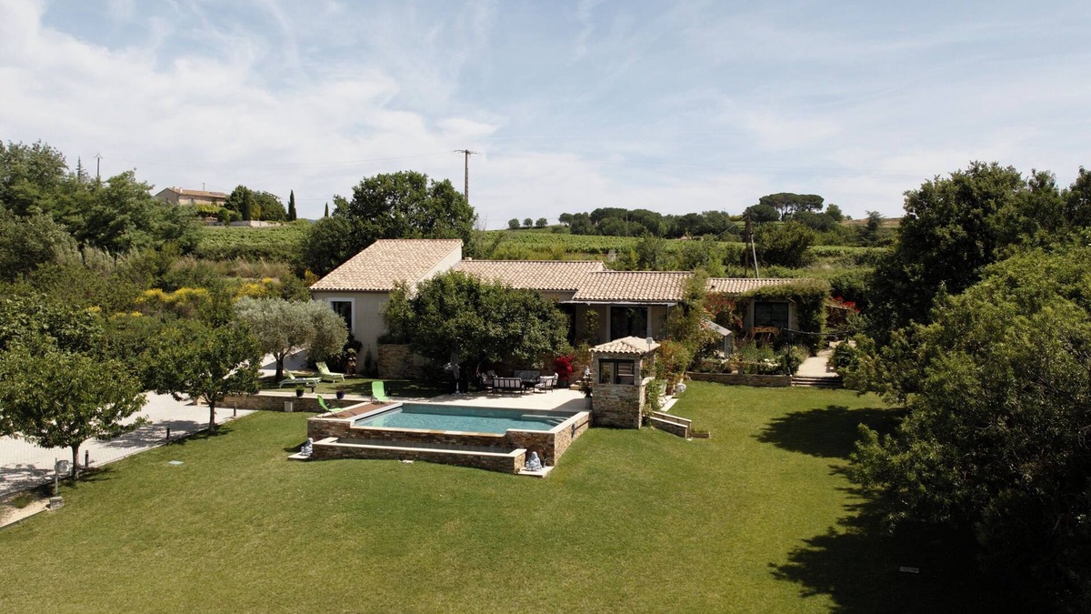 La Tour-d'Aigues House | Villa with infinity pool, overlooking the vineyards, in the Luberon Massif