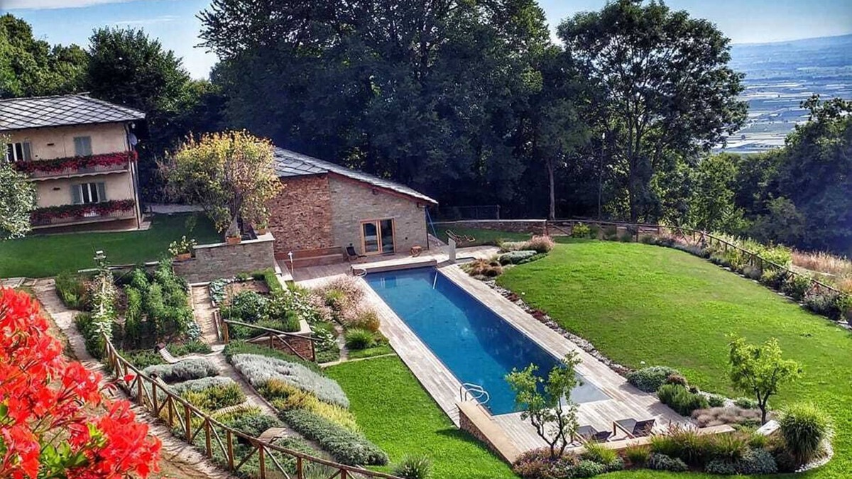 Verzuolo Villa | Villa with infinity pool, Spa,private garden, patio, barbecue,Monviso Unesco area.