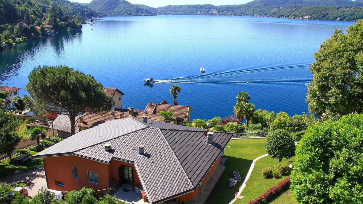 Orta San Giulio Villa | Villa with large garden and beautiful lake view FROM SATURDAY TO SATURDAY