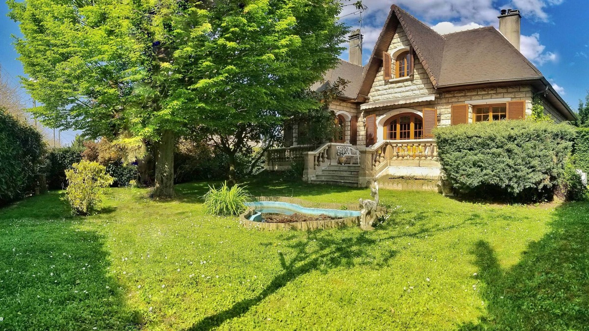 Draveil House | Villa with large garden in quiet location near Paris, Orly, forest and lakes