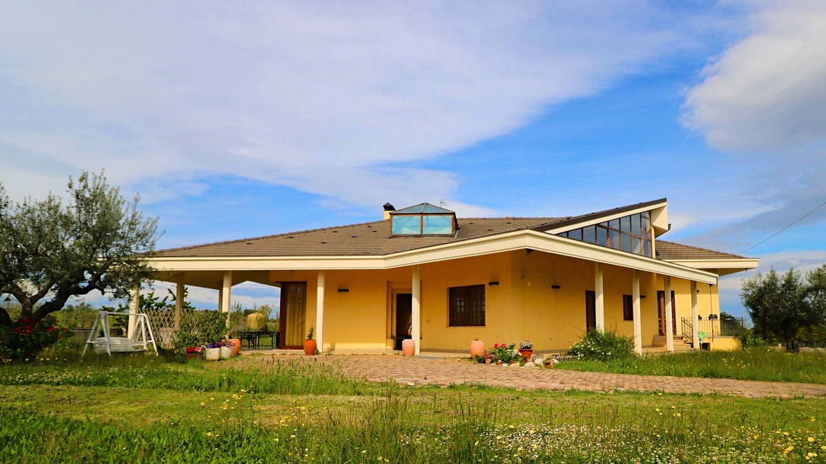 Ortona Villa | Villa with large garden 10 minutes from the beach