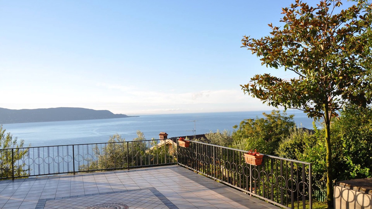 Pulciano House | Villa with Mediterranean garden, ideal for dog owners, for guests looking for peace and quiet
