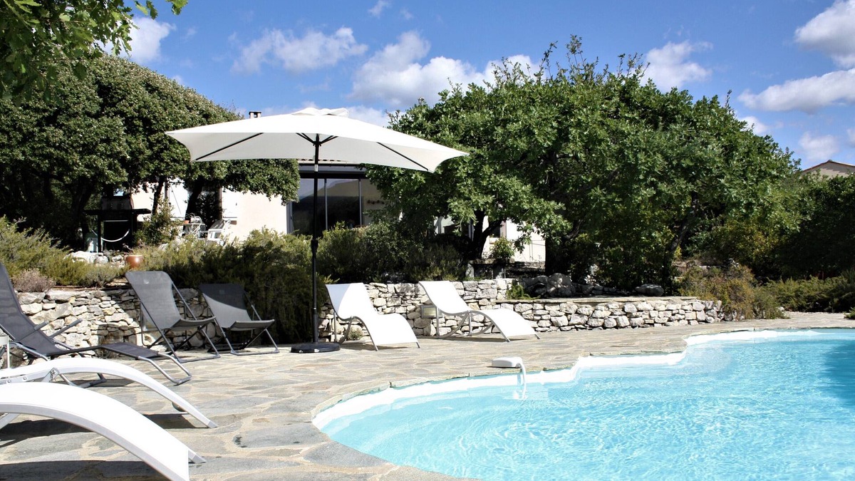 Mollans-sur-Ouveze Villa | Villa with pool and views of Mont Ventoux