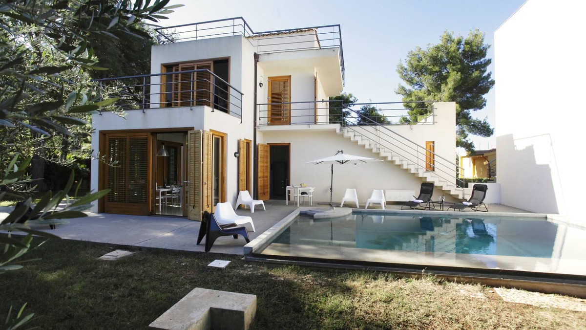 Mandra Capreria House | Villa with pool/garden near the sea