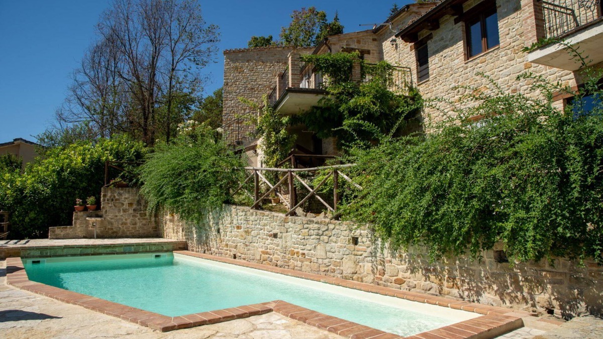 Monte San Martino House | Villa with private pool, stunning views, restaurant and supermarket within walking distance