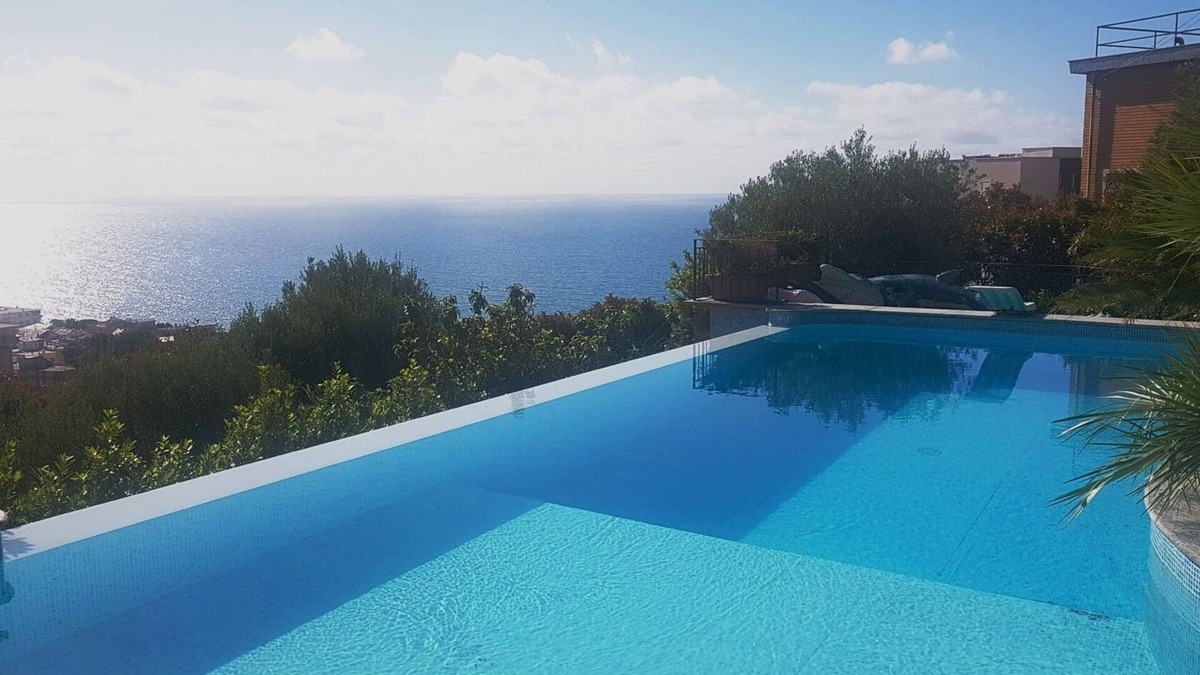 Albissola Marina Villa | Villa with pool and beautiful sea view