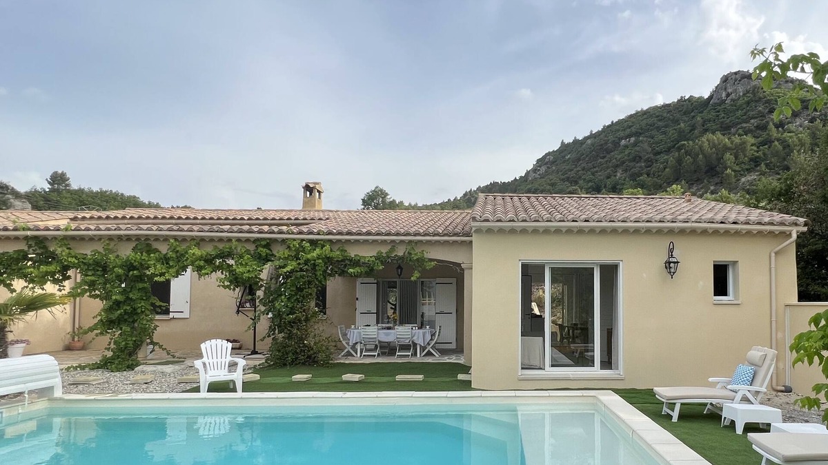 Condorcet Villa | Villa with pool and studio in Drôme Provençale