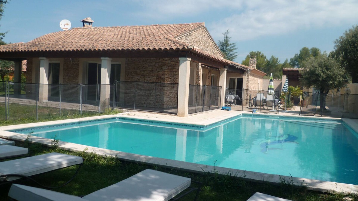 Saint-Didier Villa | VILLA WITH POOL, ARBOREE, ENCLOSED AREA CALME10 people