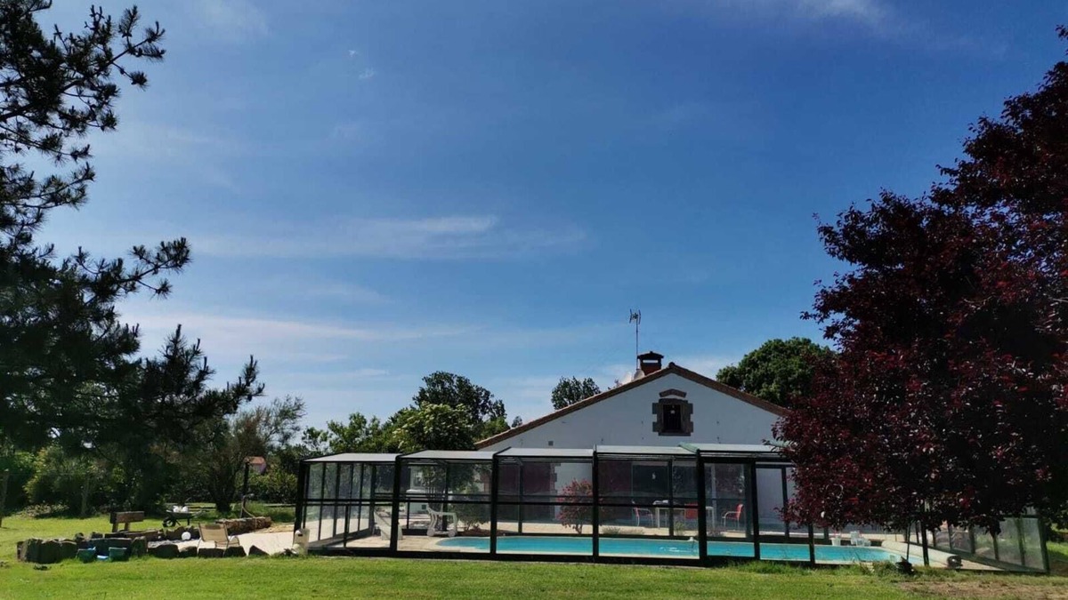 Avrille Villa | Villa with pool, close to the sea