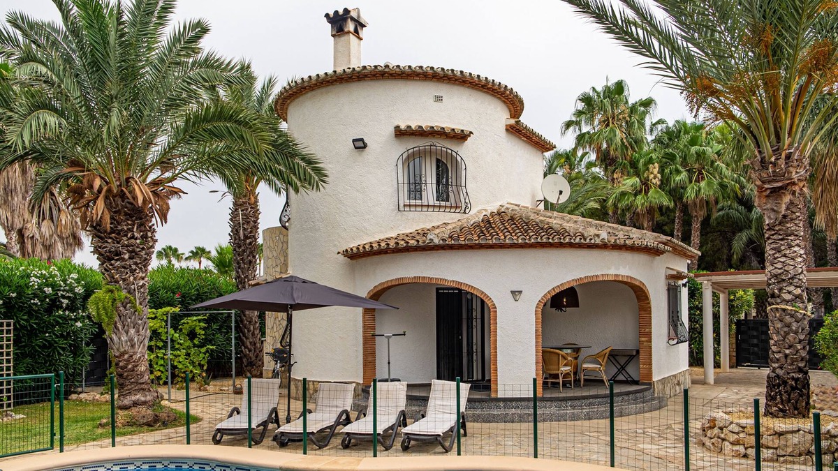 Els Poblets Villa | Villa with pool, few minutes from the beach