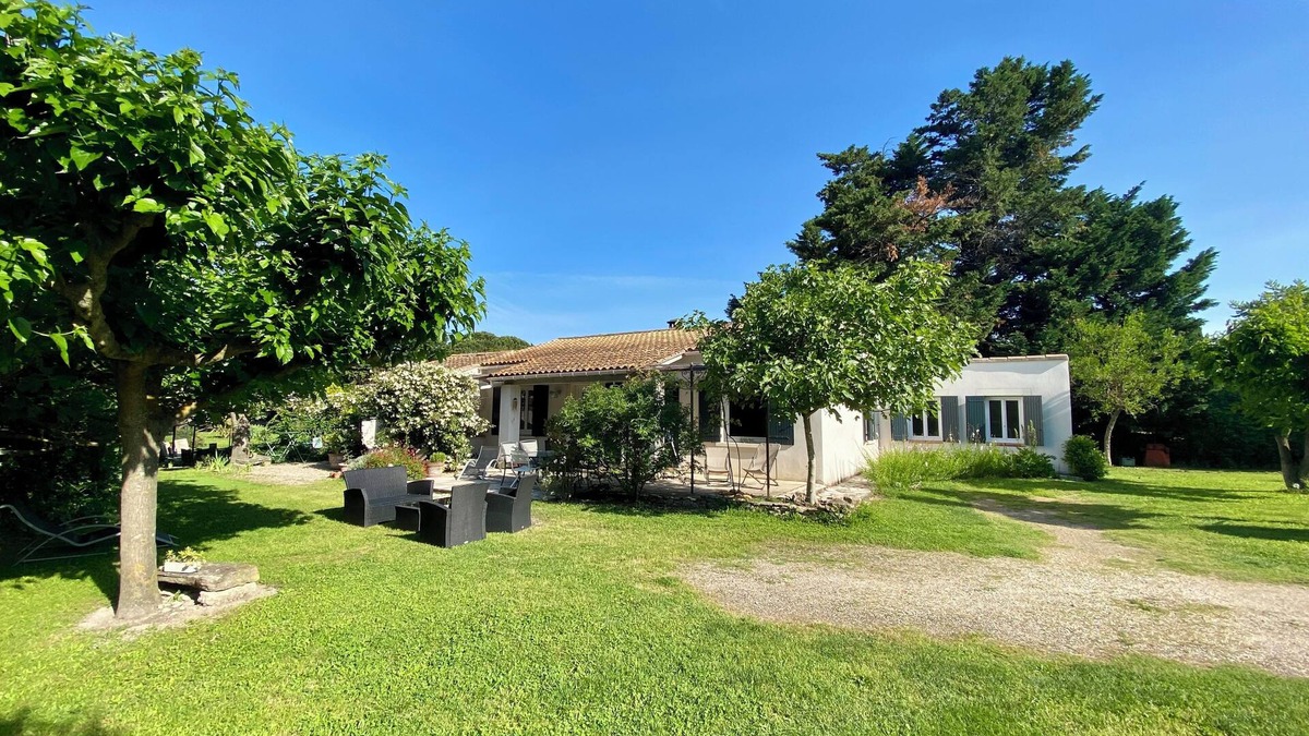 Le Thor Villa | Villa with pool in the countryside