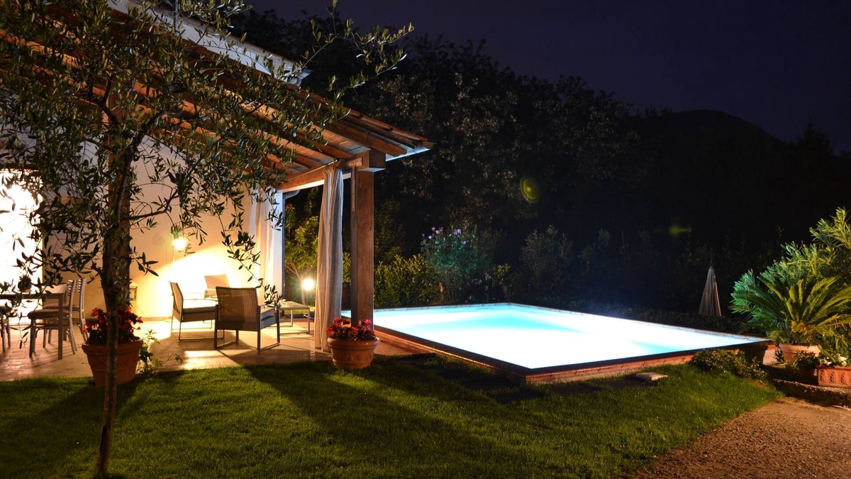 Vicopelago Villa | Villa with pool in the green