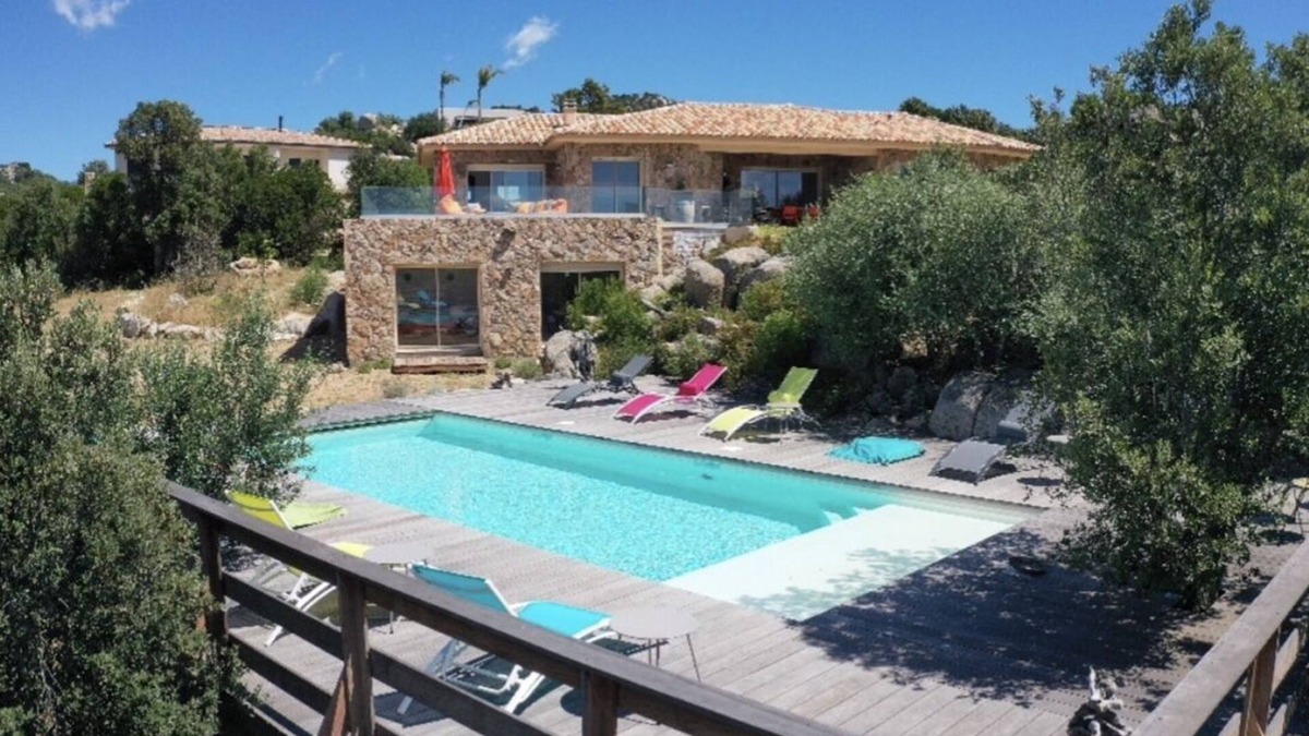 Lecci Villa | Villa with pool in the heart of the rocks