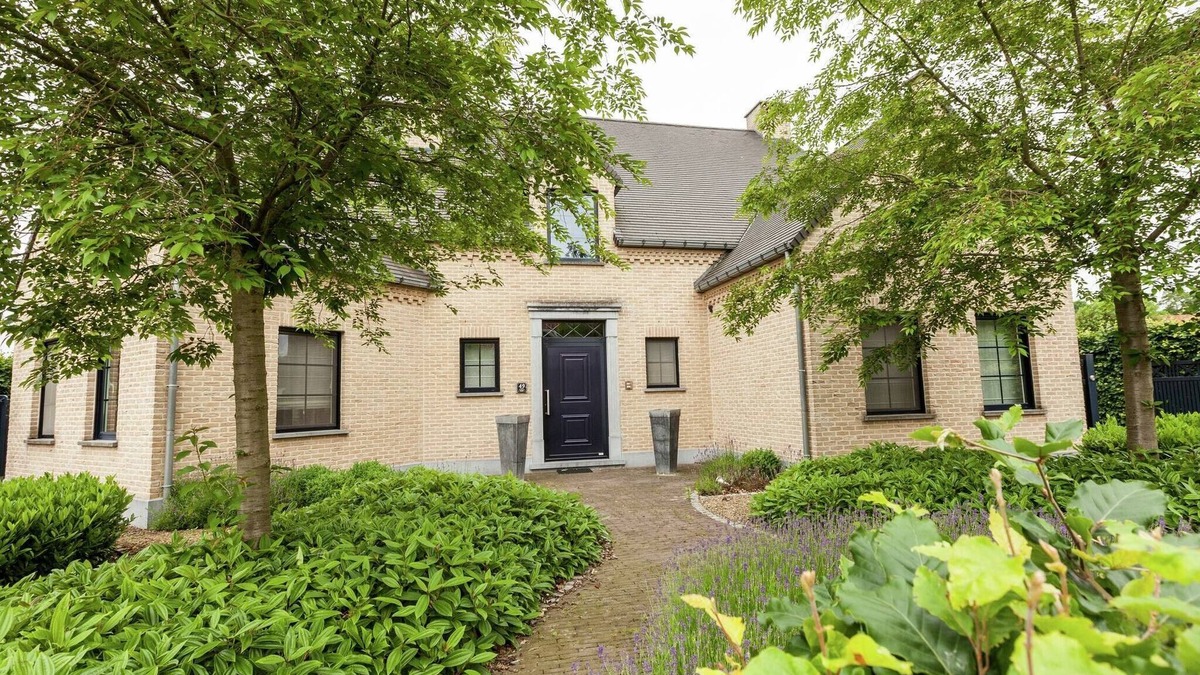 Heers Villa | Villa with pool, sauna and bubble bath