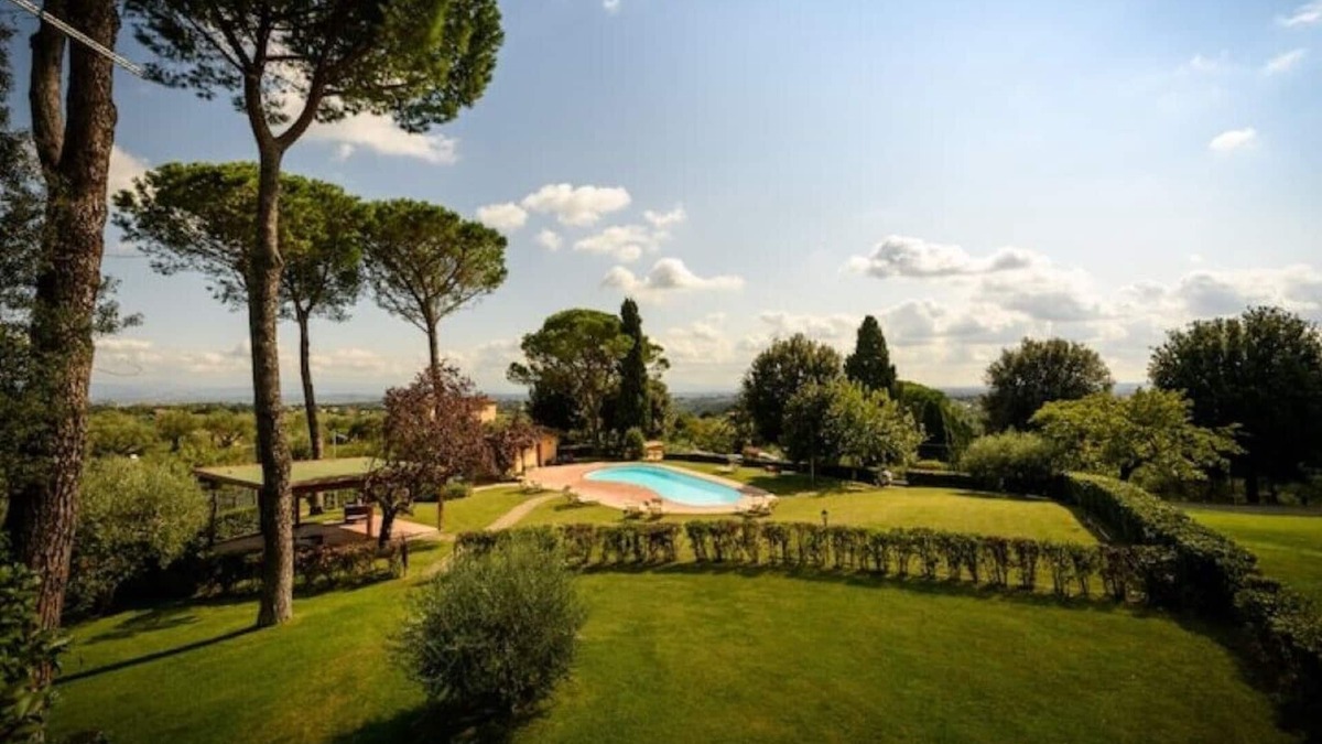 Sacrofano Villa | Villa with Pool Surrounded by Green
