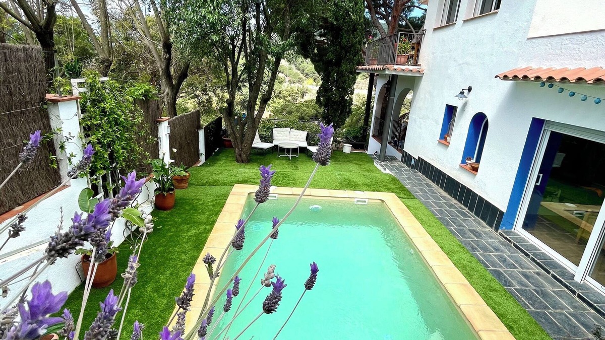 Sant Pol De Mar House | Villa with Private Saltwater Pool in the Mountains near the beach.