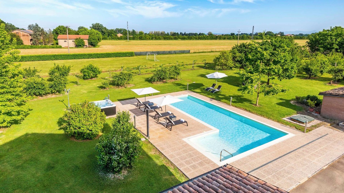 Castelfranco Emilia Villa | Villa with private pool, Casa delle Noci Country House, Pool and Spa