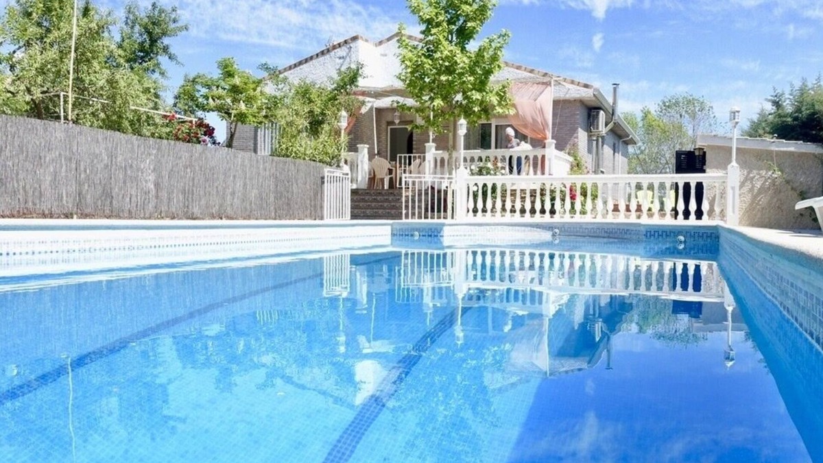 Navalcarnero Villa | Villa with private pool, barbecue and WIFI