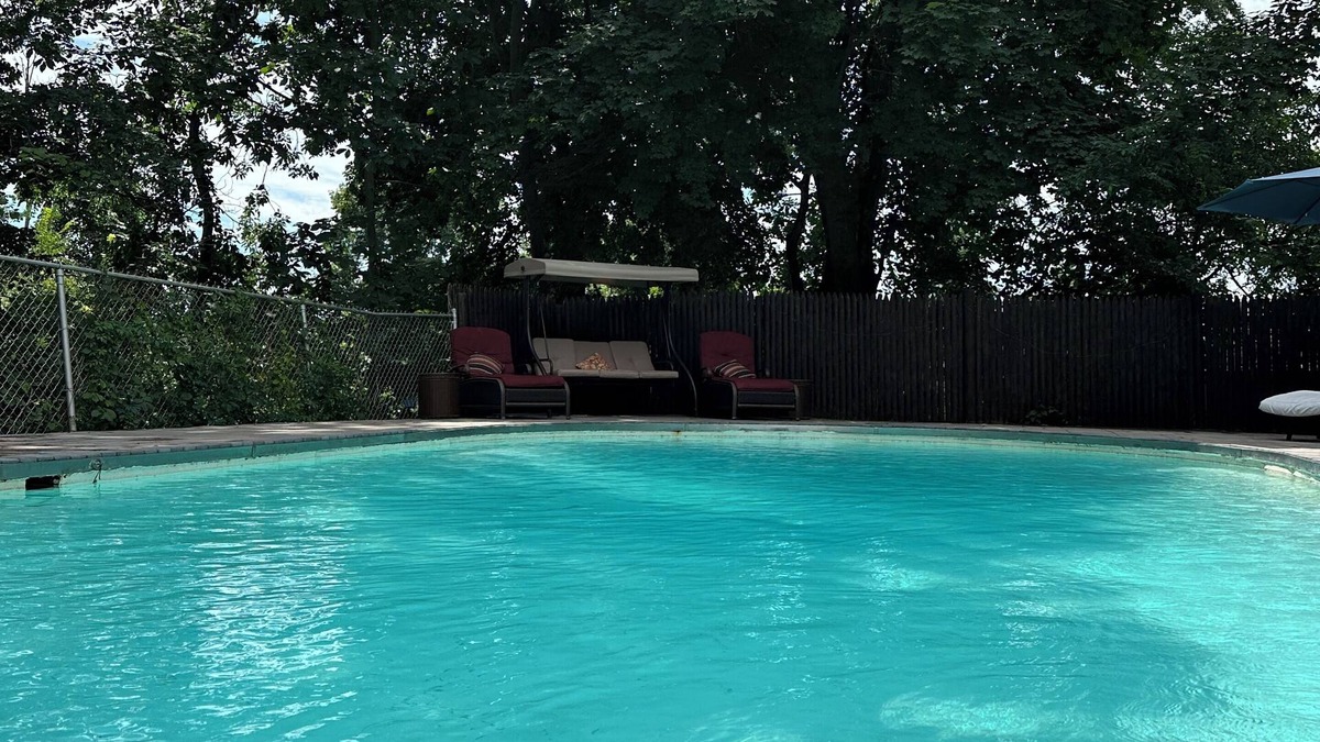 Newton House | Villa with private heated pool in Boston's elite enclave