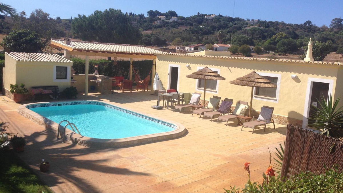 Lagos Villa | VILLA With PRIVATE HEATED POOL; BBC; AirCon GARDENS; SAT./CABLE TV; PARKING WIFI