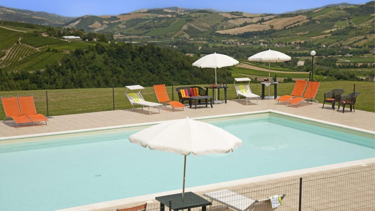 Montelparo House | Villa with private pool between the beaches of the Adriatic Sea and the Sibillini National Park