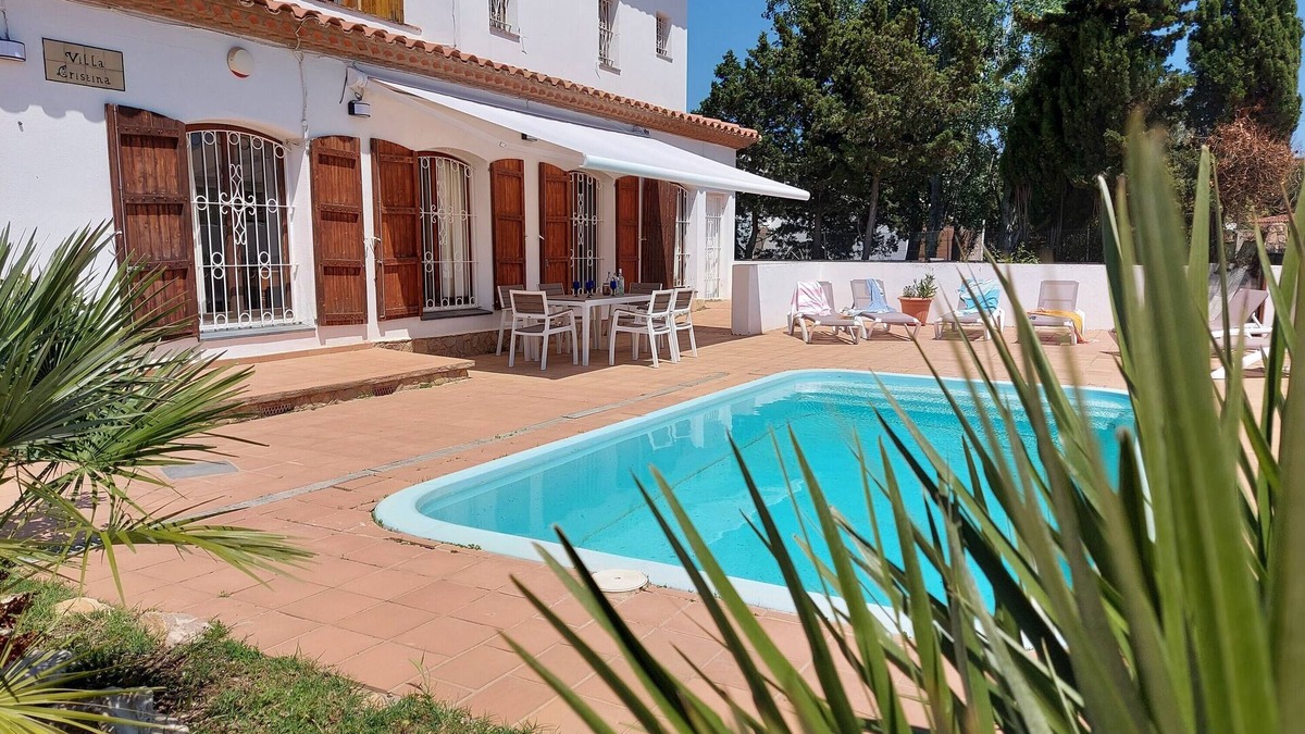 L'Escala House | Villa with private pool 50 meters from the beach wifi unlimited internet access