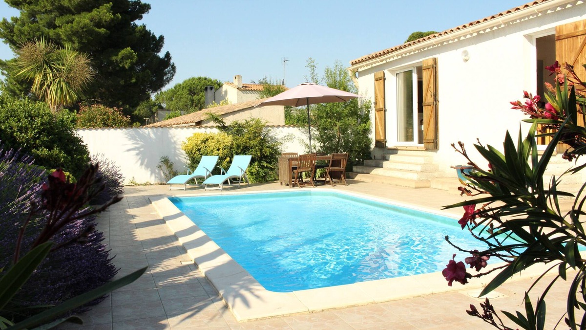 Puimisson Villa | Villa With Private Pool & Pétanque Pitch