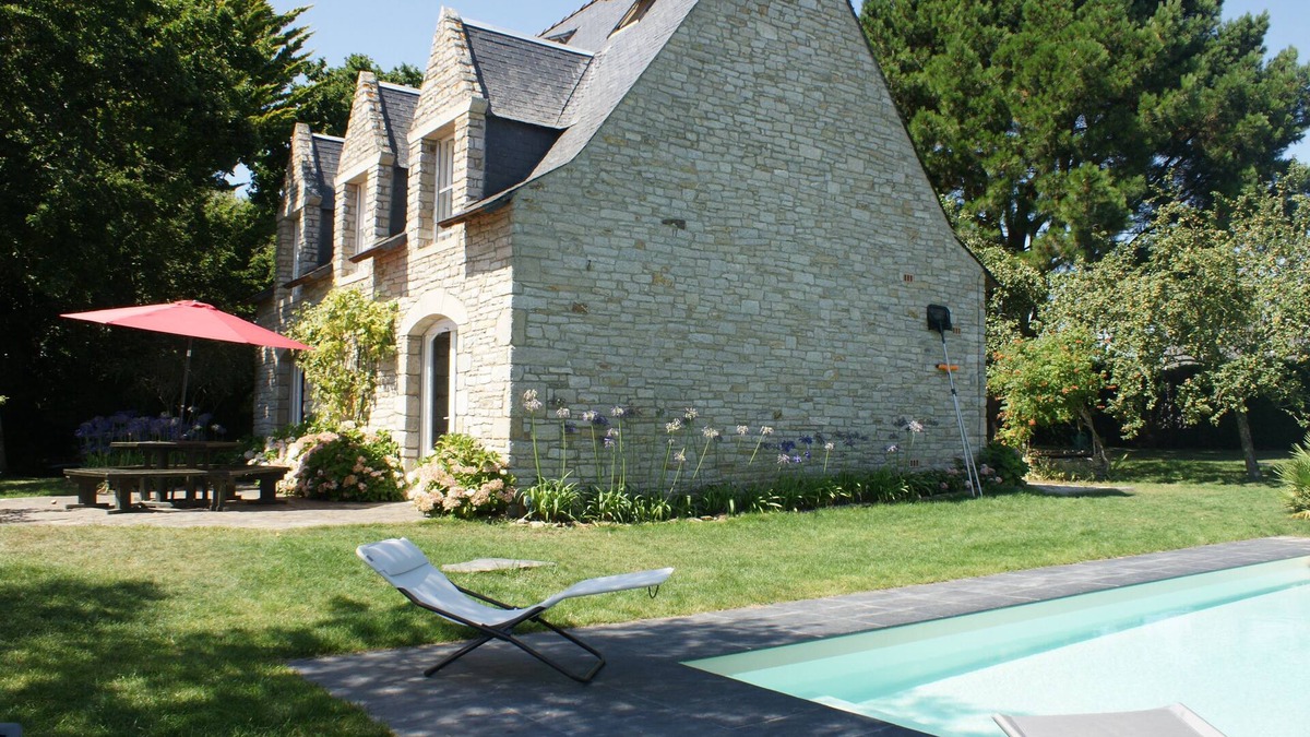 Sarzeau Villa | Villa with private pool, sea view and beautiful beaches within walking distance.