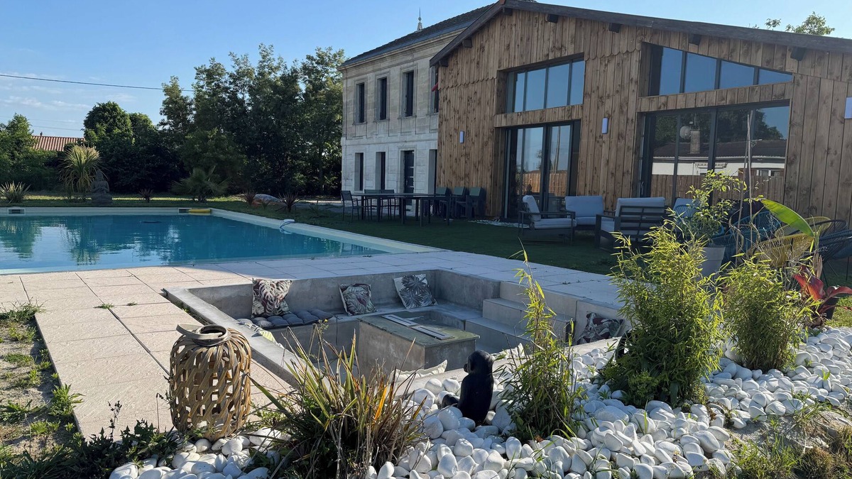 Ambares-et-Lagrave Villa | Villa with swimming pool and large garden - 15 min from Bordeaux