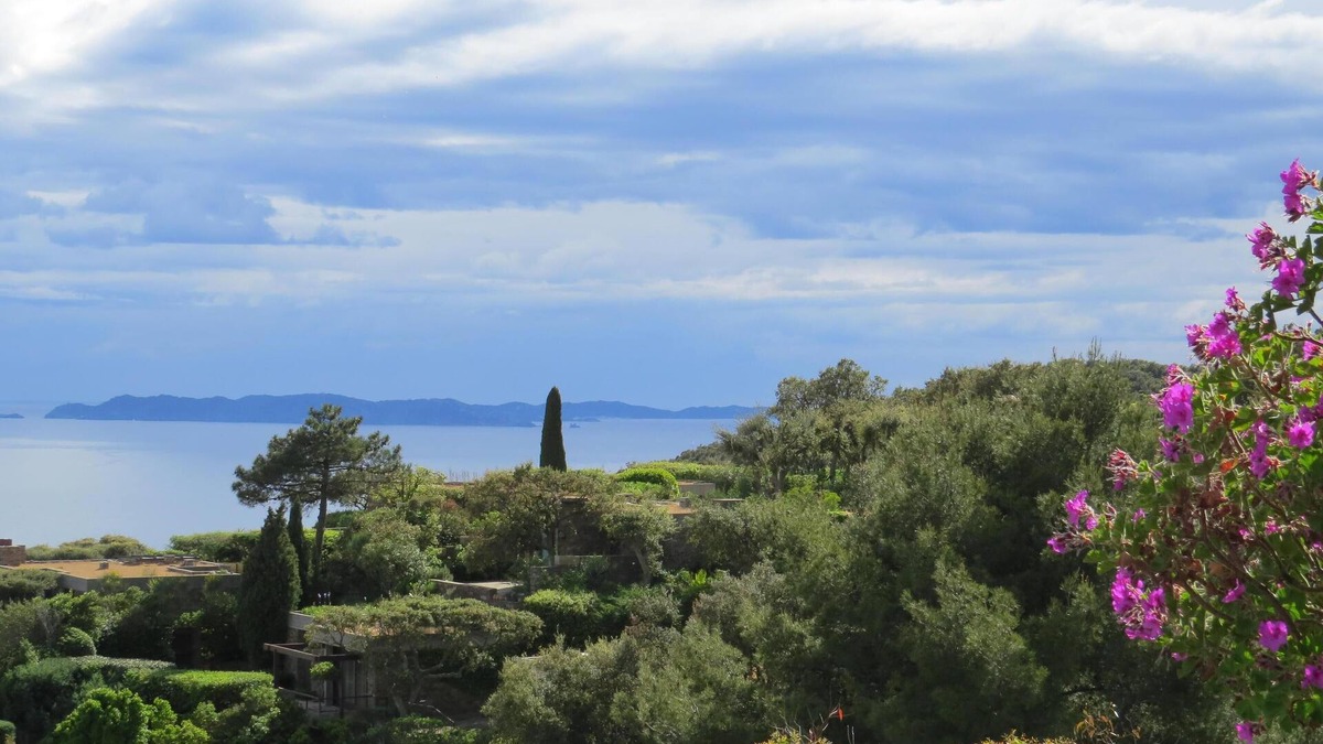 Cap Benat Villa | Villa with sea view in a private area of Gaou Bénat - BormeslesMimosas