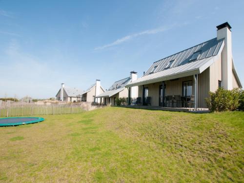 Tholen House | Villa with Sauna and Garden in Serene Setting