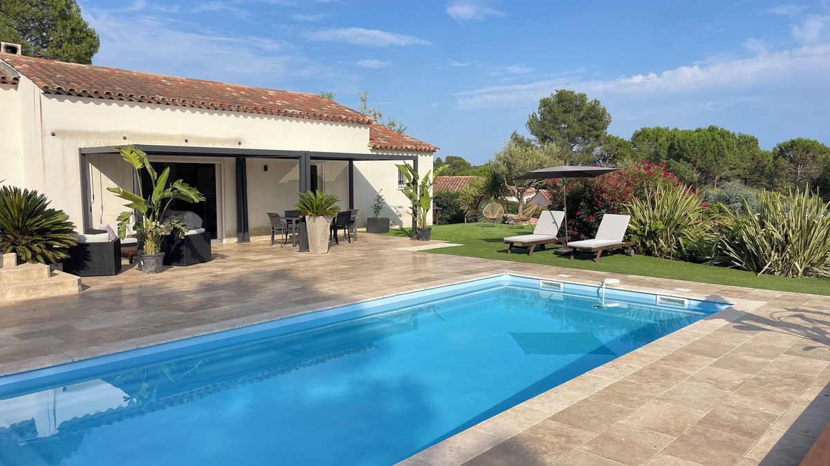 Bagnols-en-Foret House | Villa with swimming pool- 6 persons- Bagnols en forêt
