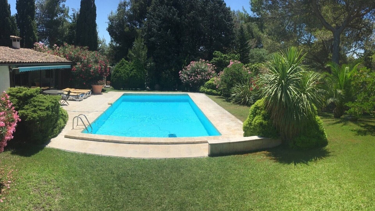 Beaucaire Villa | VILLA WITH SWIMMING POOL IN PINEDE NEAR THE ALPILLES OF CAMARGUE SOUTH FRANCE