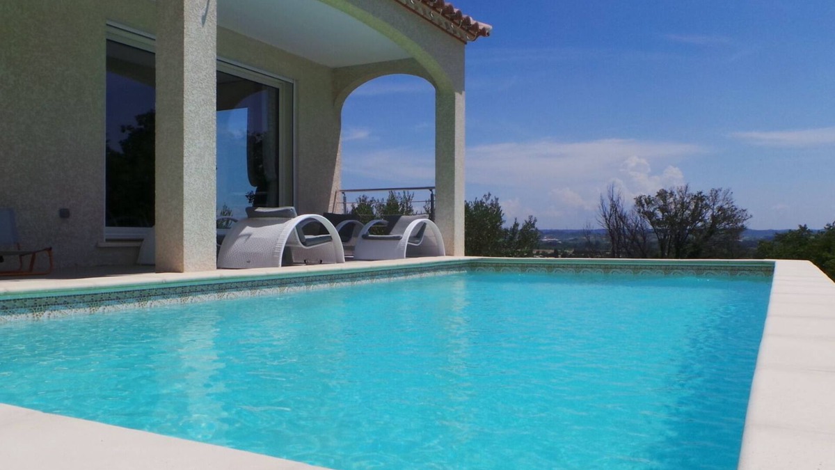 Sernhac Villa | Villa with swimming pool, bowling green and panoramic view