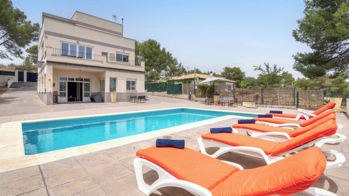 Albalat dels Tarongers Villa | Villa with swimming pool and BBQ in the heart of nature near Valencia 25min
