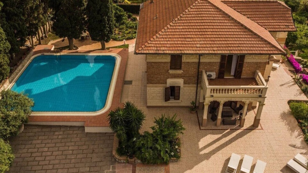 Province of Messina Villa | Villa with swimming pool, jacuzzi and tennis, in front of the Aeolian Islands