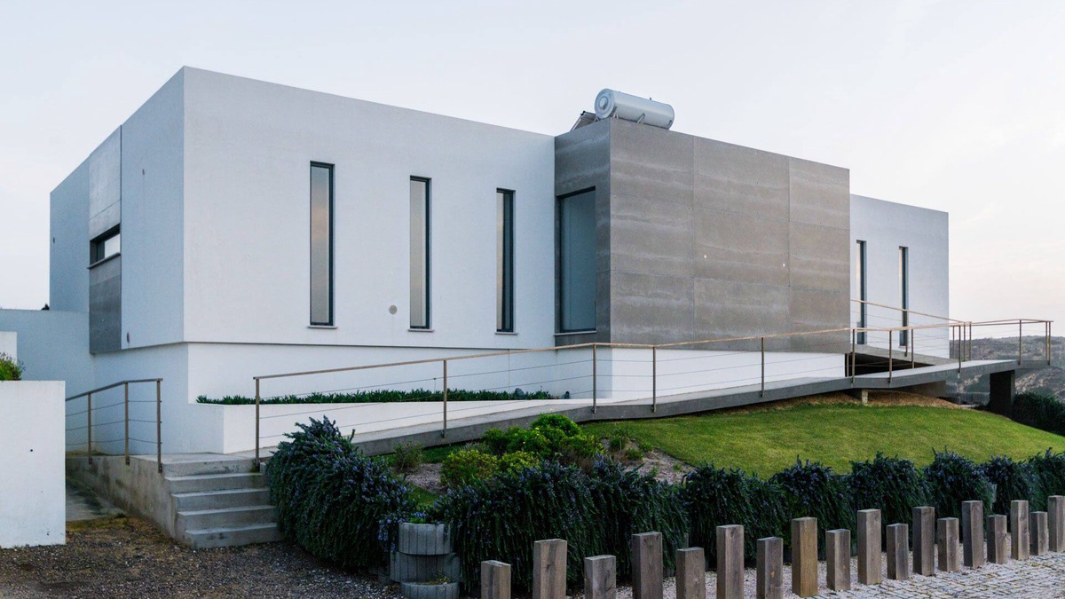 Carrapateira Villa | Villa with swimming pool 800 m from the beach.