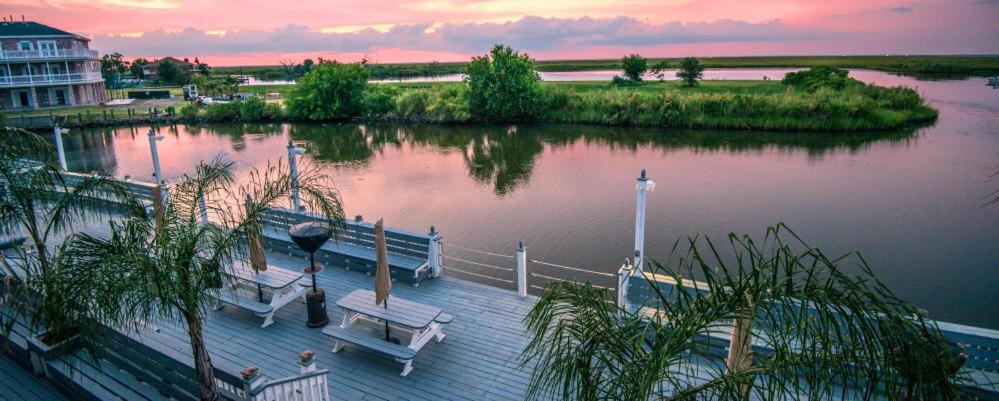 New Orleans East Area Villa | Villa with Waterfront Deck 23 Mi to Bourbon Street!
