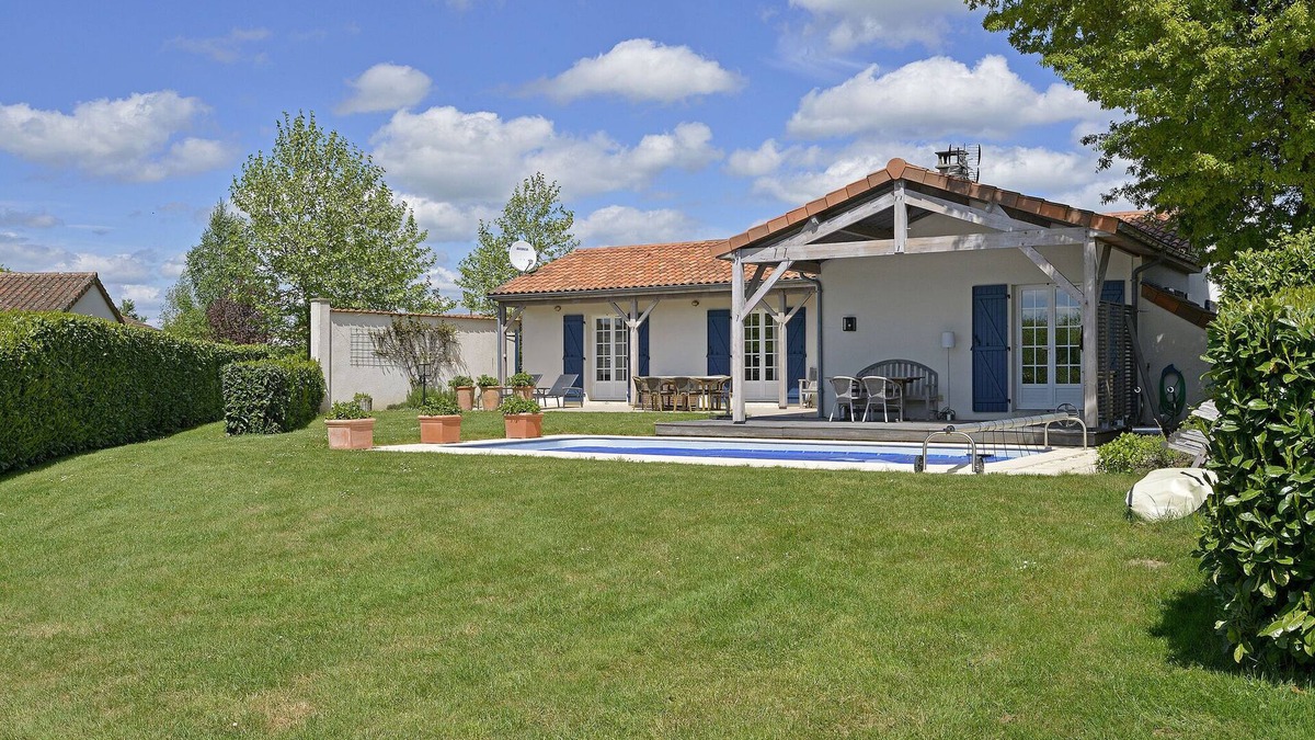 Vasles Villa | Villa with Wi-Fi, in natural surroundings