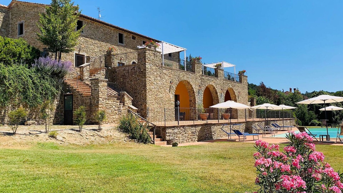 Lisciano Niccone Villa | Villa with wonderful view of Lake Trasimeno and large panoramic swimming pool