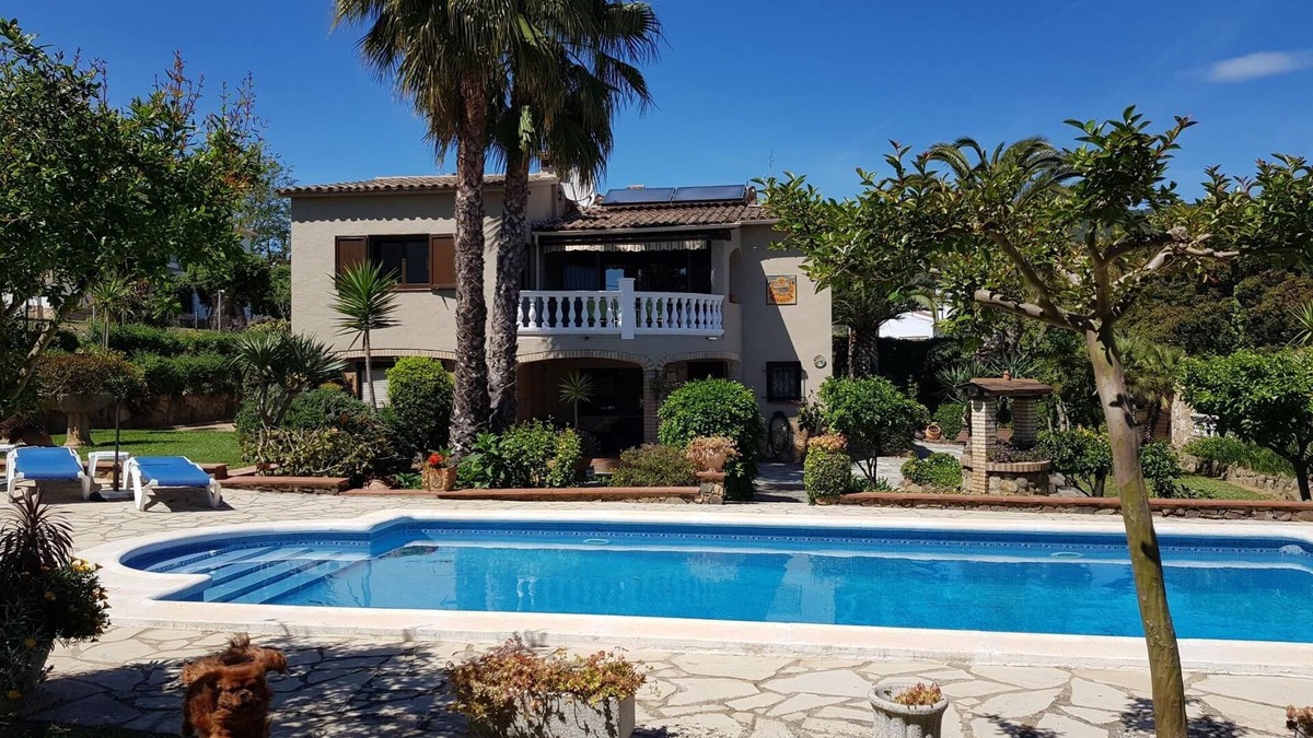 Calonge Villa | Villa Xarbi by Costabravaway