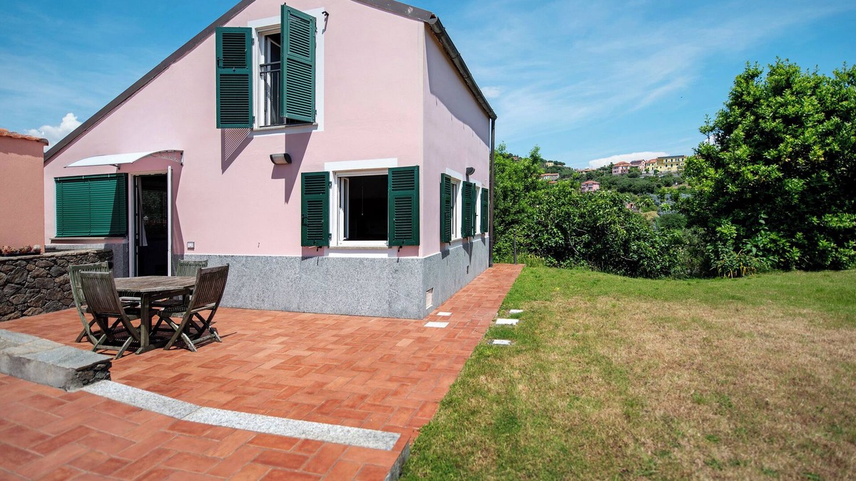 Celle Ligure Villa | Villa 'Zafferano' with Sea View, Wi-Fi and Air Conditioning
