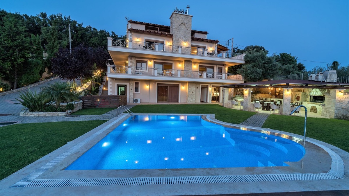 Kaloniktis Villa | Villa Zeus with private pool, sleeps 25