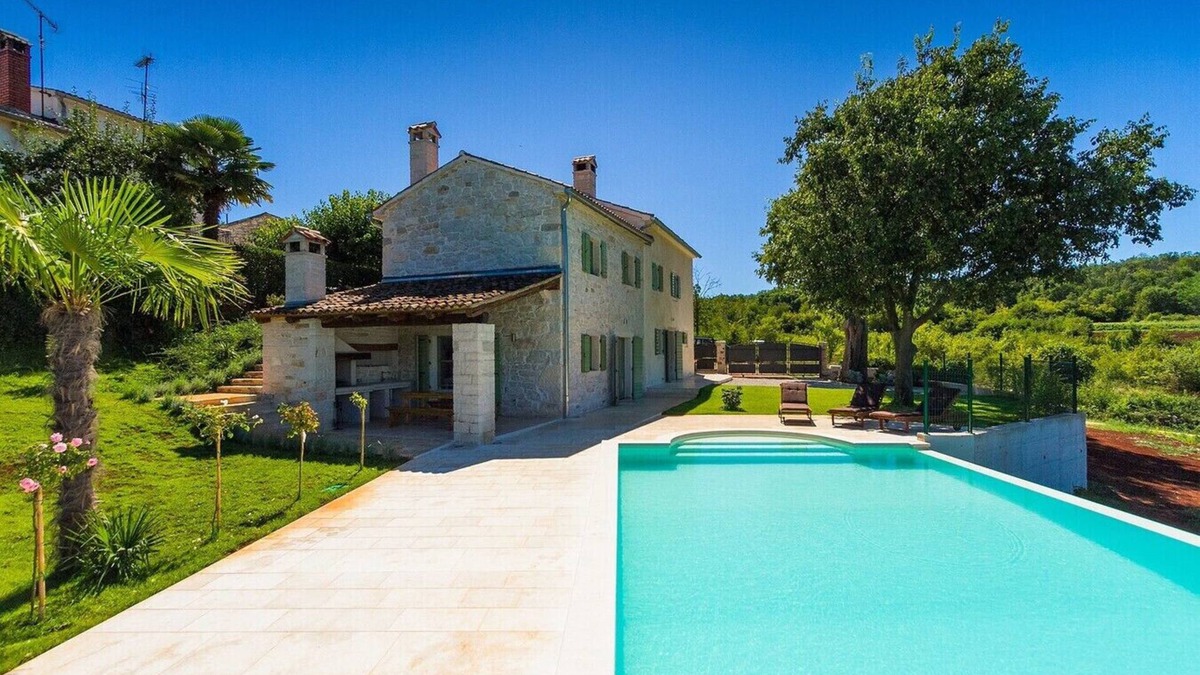 Rakotule Villa | Villa Zvonar near Motovun with large pool (62m2) and whirlpool