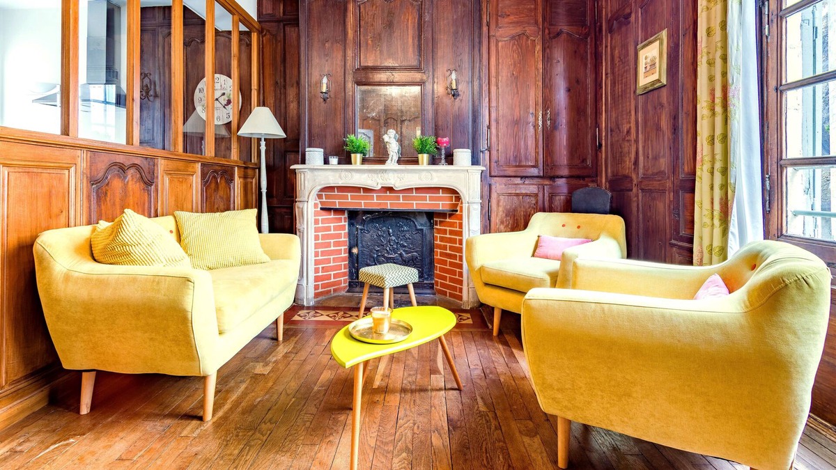 Amboise Apartment | VillaConcorde Elegant & historic Apart, 5 pers prime location in Amboise