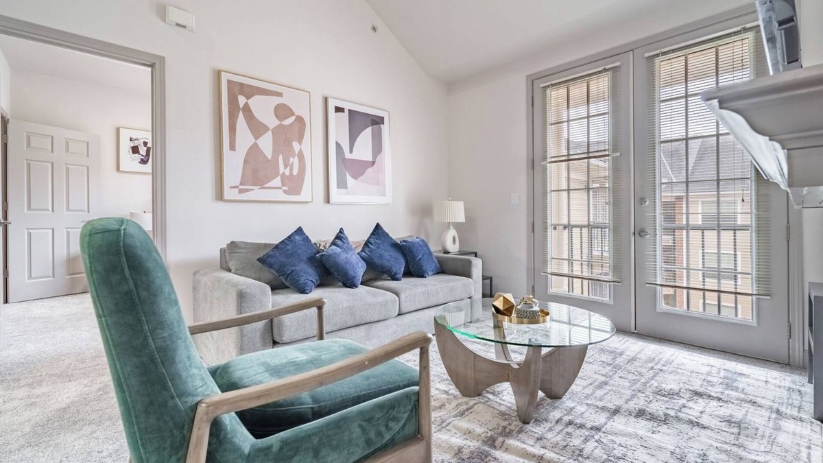Corryville Apartment | Village 2BD 2 - Two Bedroom Apartment, Sleeps 4