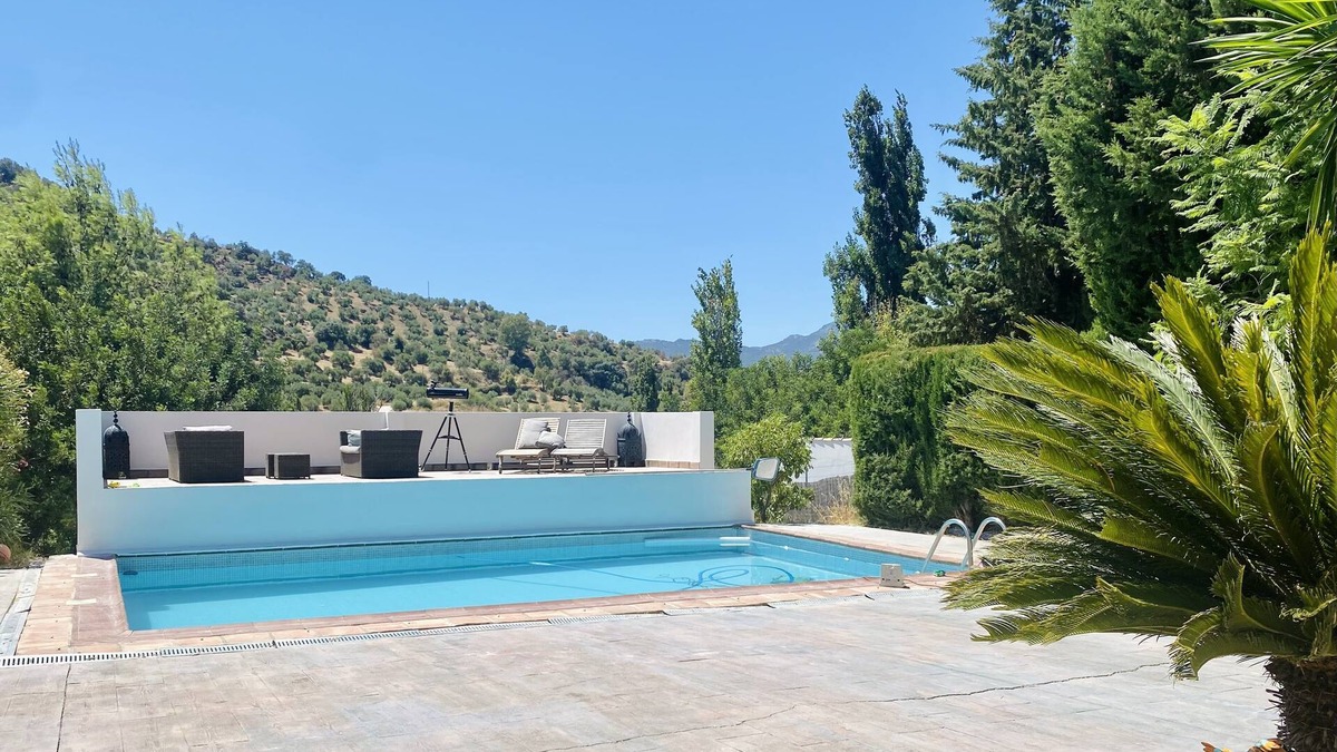 Algodonales Villa | Village comforts, countryside feel - Villa with 2 terraces, bar, pool and garden