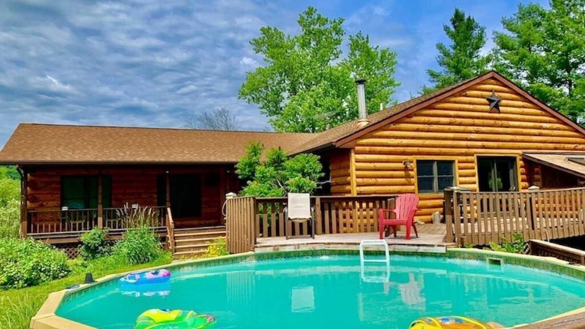 Lansing Cabin | Village Creek Lodge 7bedroom Cabin with Pool, Fishing Pond & Hot Tub Jacuzzi