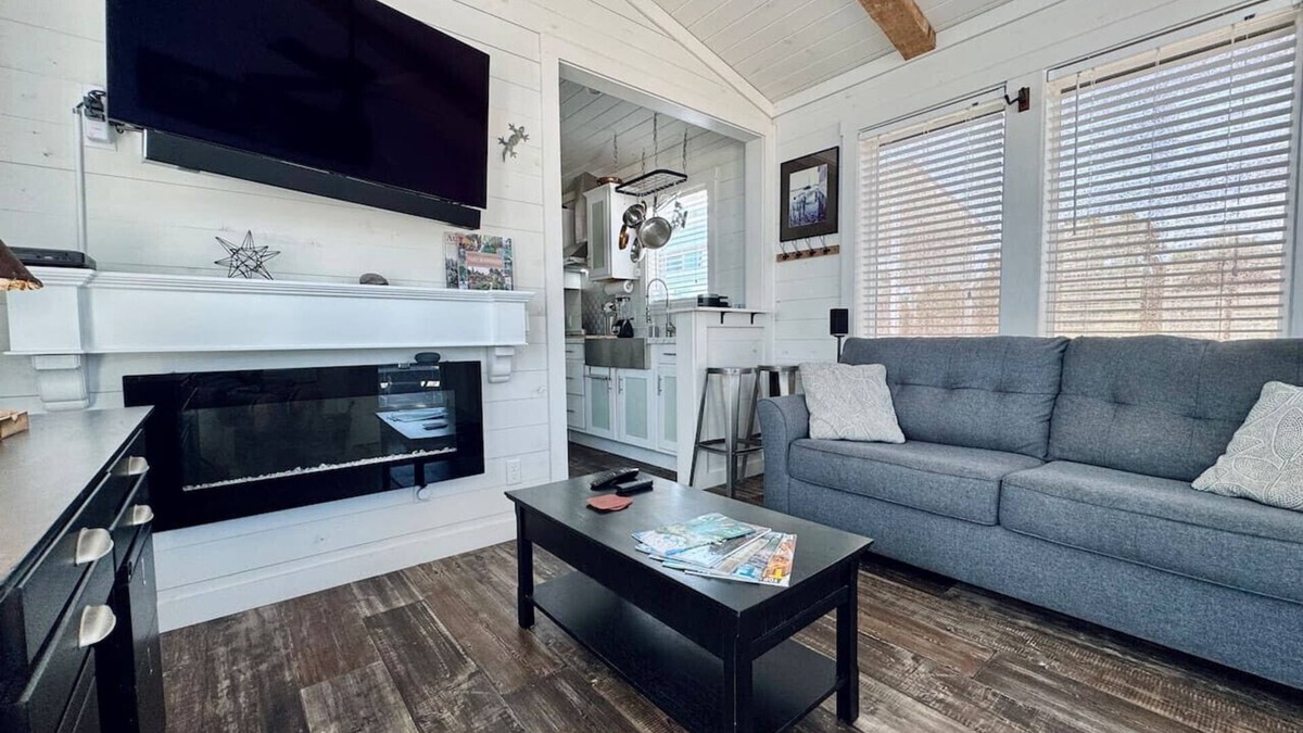 Austin Apartment | Village Farm Bungalow with Pool and Hot Tub